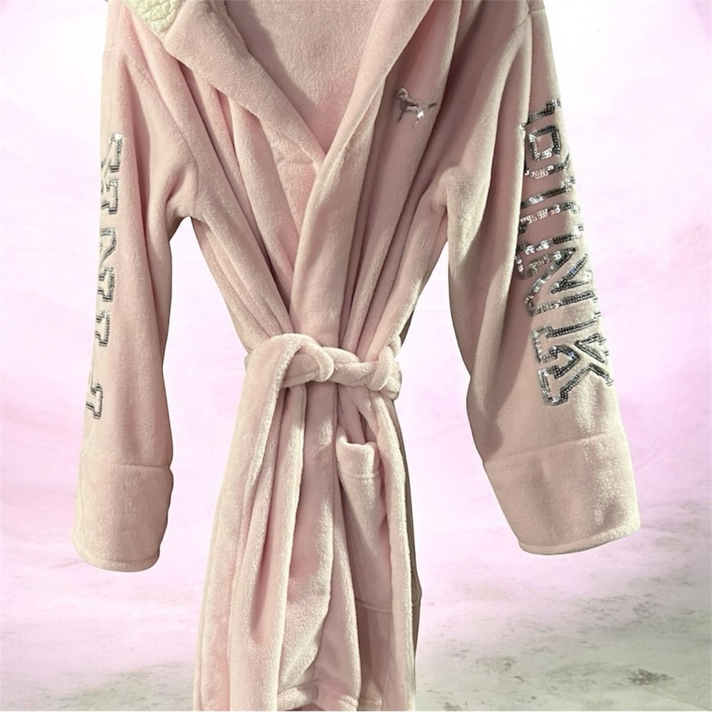 Victoria’s Secret PINK Sherpa Bathrobe Sequin Logo Hooded Plush Robe XS/S Spa